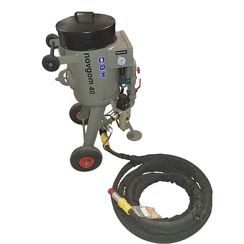 aerogommeuse pneumatique profesionnelle de 40 litres pour décapage sur bosi metal pierre verre