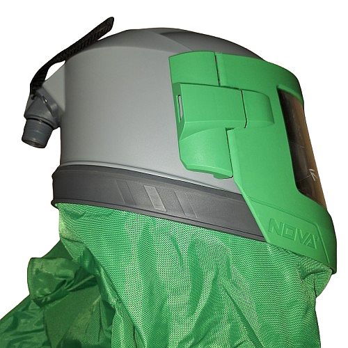 detail de la jonction entre le casque de sablage nova3 et la chasuble de sablage